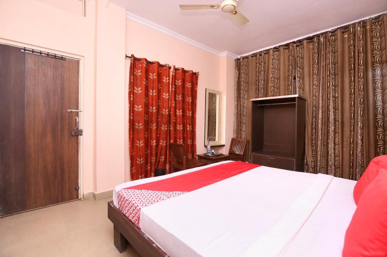 Oyo 24423 Hotel Royal Sohāna Kültér fotó